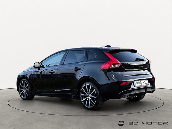 Volvo V40 7 of 17