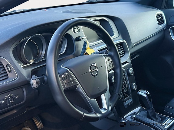 Volvo V40 10 of 17