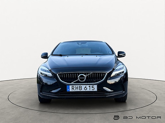 Volvo V40 4 of 17