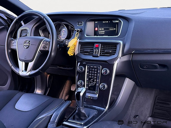 Volvo V40 15 of 17