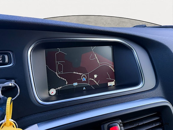 Volvo V40 13 of 17