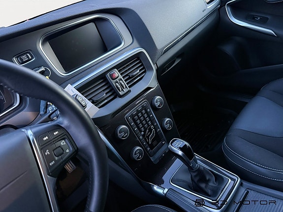 Volvo V40 16 of 17