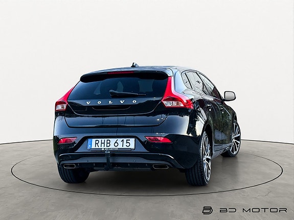 Volvo V40 9 of 17