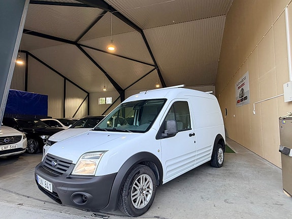 Ford Transit Connect 9 of 9