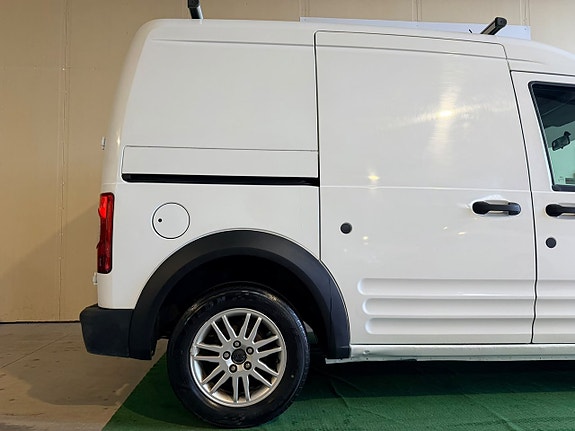 Ford Transit Connect 3 of 9