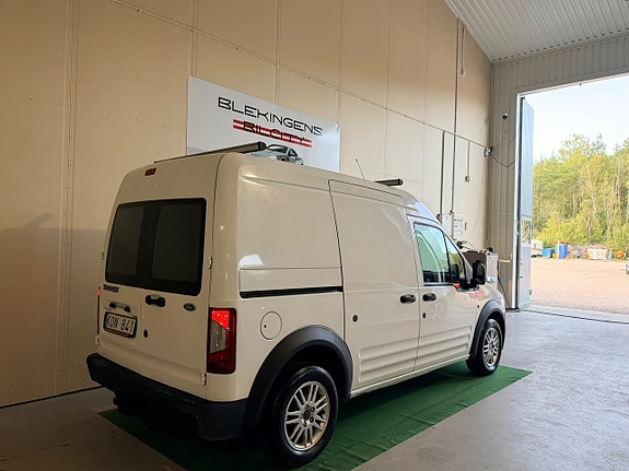 Ford Transit Connect 5 of 9