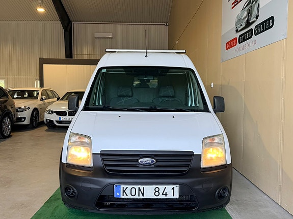 Ford Transit Connect 8 of 9