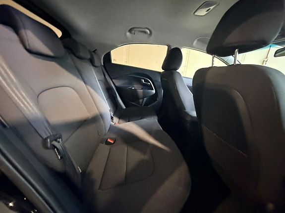Kia Rio 7 of 17