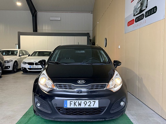 Kia Rio 2 of 17
