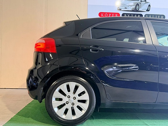 Kia Rio 4 of 17
