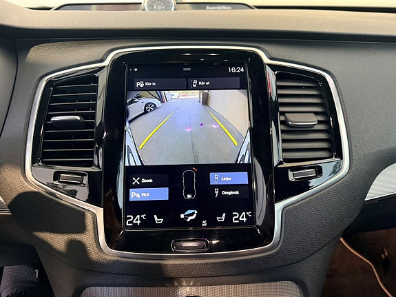 Volvo XC90 22 of 30