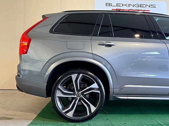 Volvo XC90 4 of 30