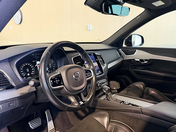 Volvo XC90 18 of 30
