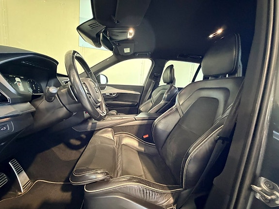 Volvo XC90 15 of 30