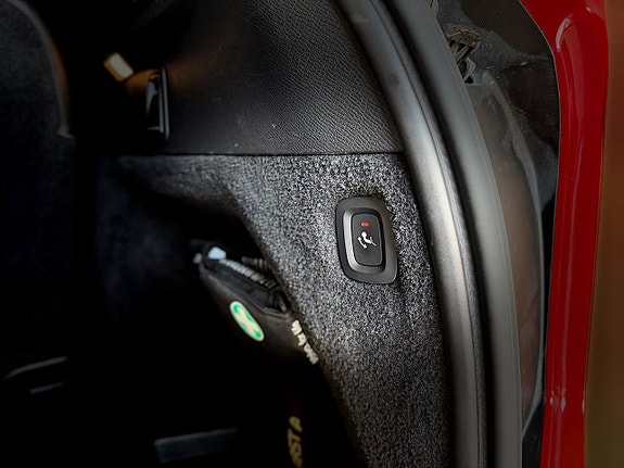 Volvo XC90 12 of 30