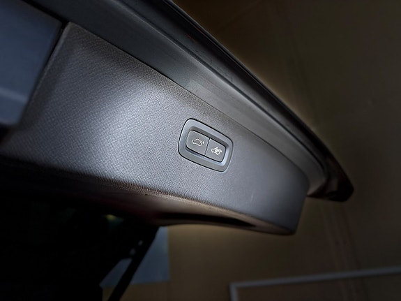 Volvo XC90 13 of 30