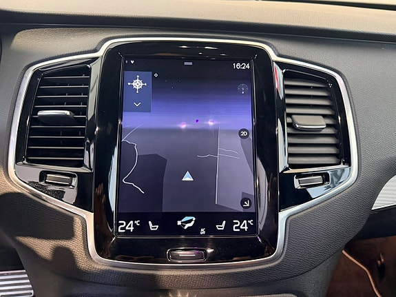 Volvo XC90 23 of 30