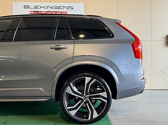 Volvo XC90 26 of 30