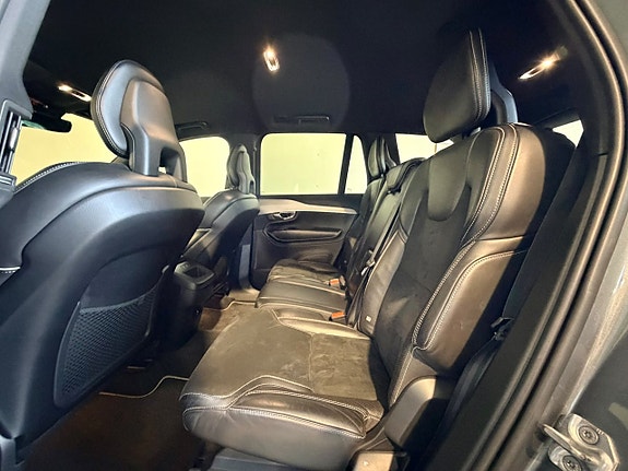 Volvo XC90 10 of 30