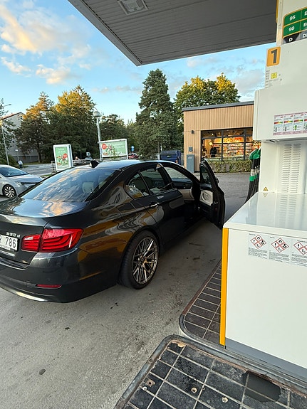 BMW 530d 5 of 15