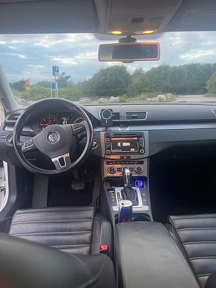Volkswagen Passat 3 of 3