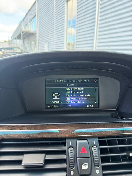 BMW 525i 17 of 21