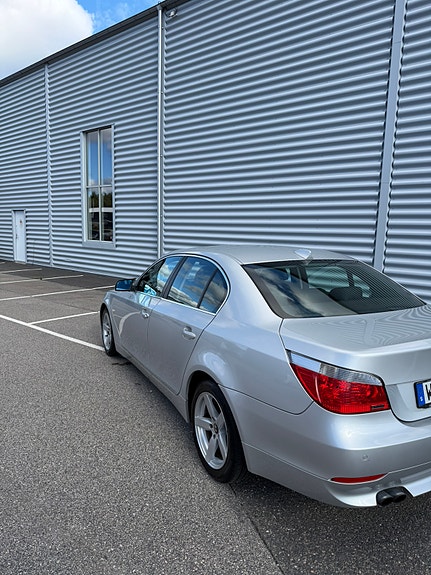 BMW 525i 5 of 21