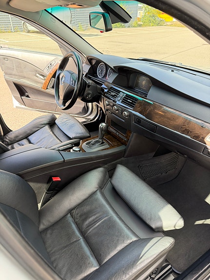 BMW 525i 9 of 21