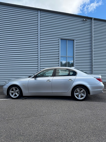 BMW 525i 6 of 21