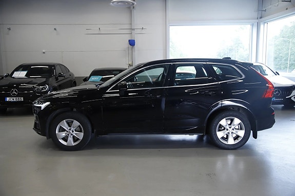 Volvo XC60 2 of 15