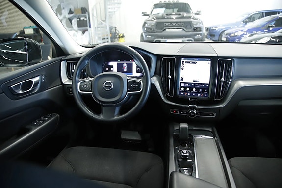 Volvo XC60 5 of 15