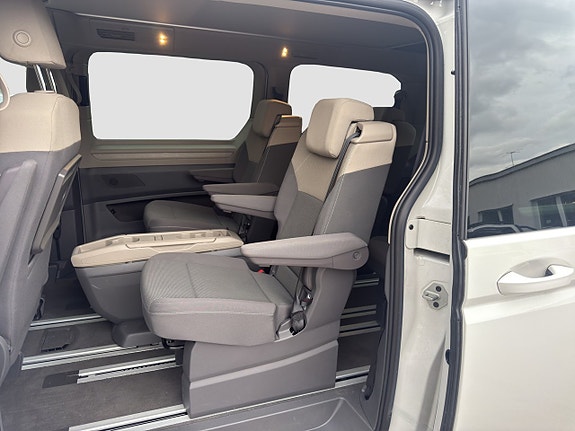 Volkswagen California 13 of 19