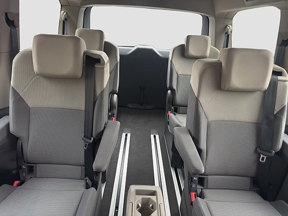 Volkswagen California 15 of 19