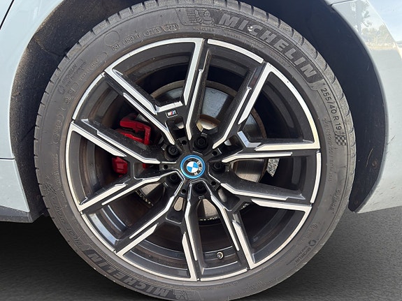 BMW i4 13 of 16