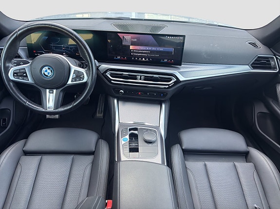 BMW i4 11 of 16