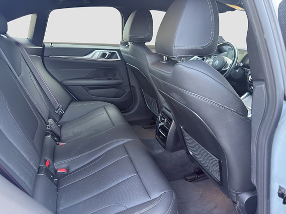 BMW i4 10 of 16