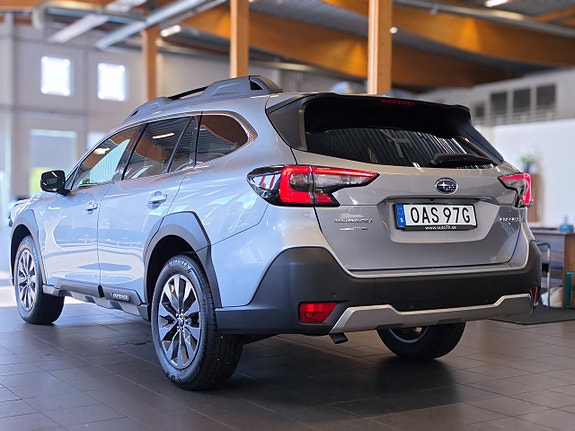 Subaru Outback 4 of 13