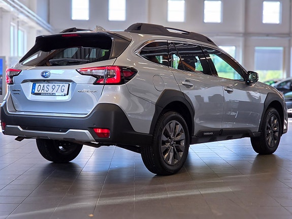 Subaru Outback 3 of 13