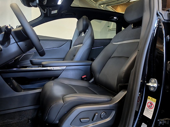 Mazda CX-6e 9 of 19