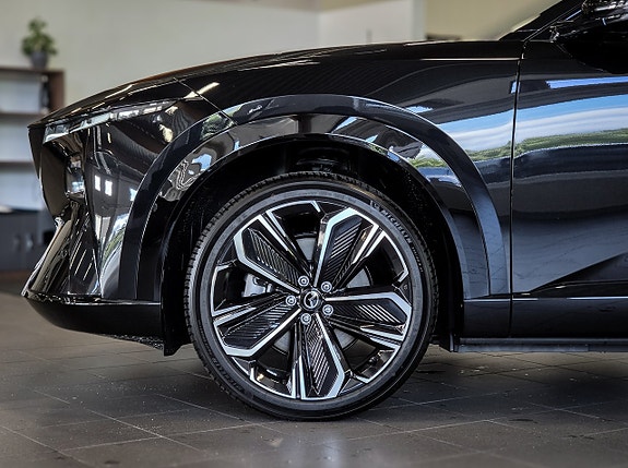Mazda CX-6e 7 of 19