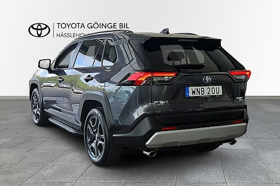 Toyota RAV4 2 of 20