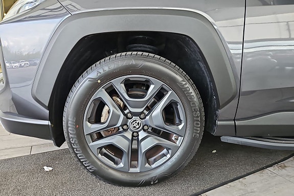 Toyota RAV4 11 of 20