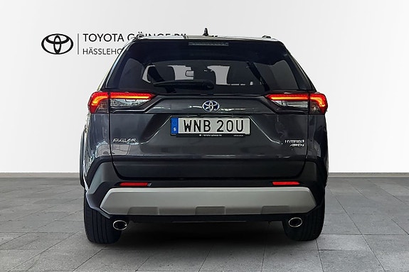 Toyota RAV4 4 of 20