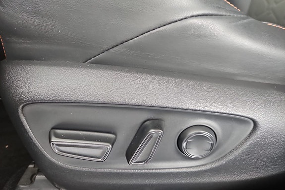 Toyota RAV4 16 of 20