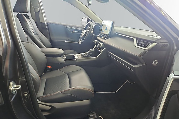 Toyota RAV4 6 of 20