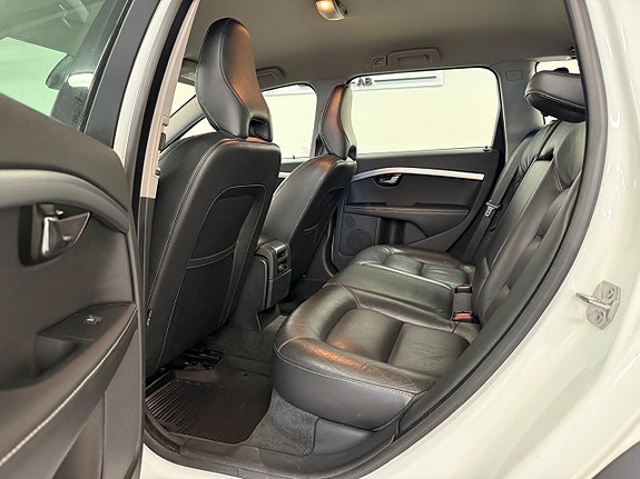 Volvo XC70 12 of 27
