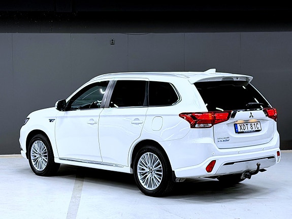Mitsubishi Outlander 2 of 18