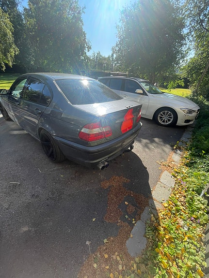 BMW 320i 6 of 6