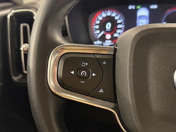 Volvo XC40 27 of 27