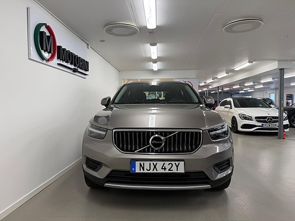 Volvo XC40 4 of 27